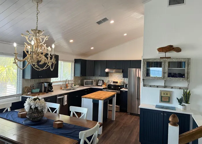 Trail Oasis Triplex Holiday home *